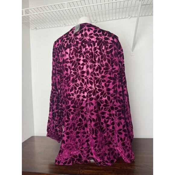 Torrid Floral Blouse, Magenta with Velvet Floral Pattern Size 3X NWT - Picture 5 of 13